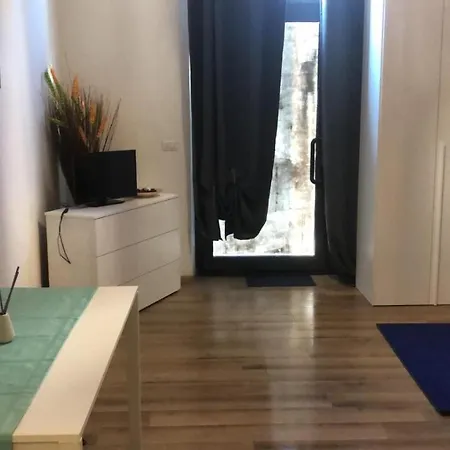 شقة Monolocale Arredato Con Una Camera *